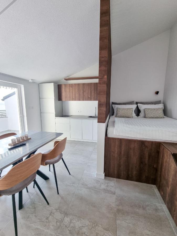 Adria Mare Apartment Crikvenica Exterior photo