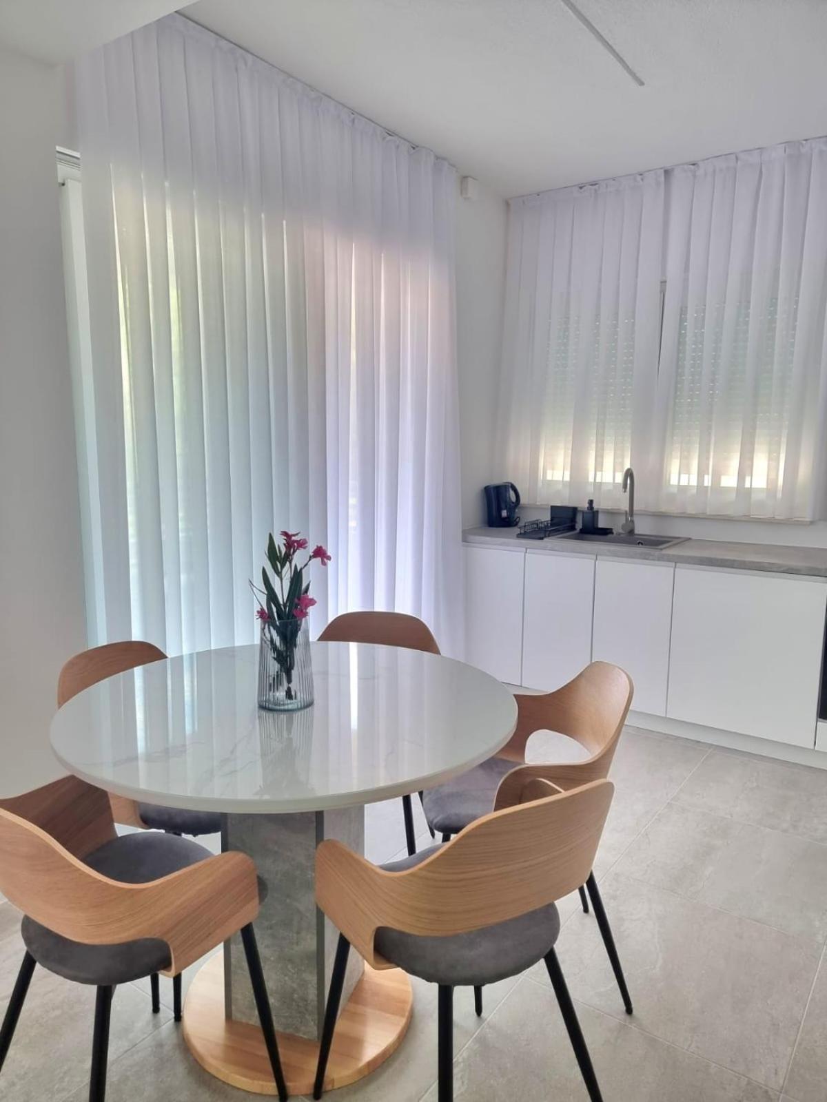 Adria Mare Apartment Crikvenica Exterior photo