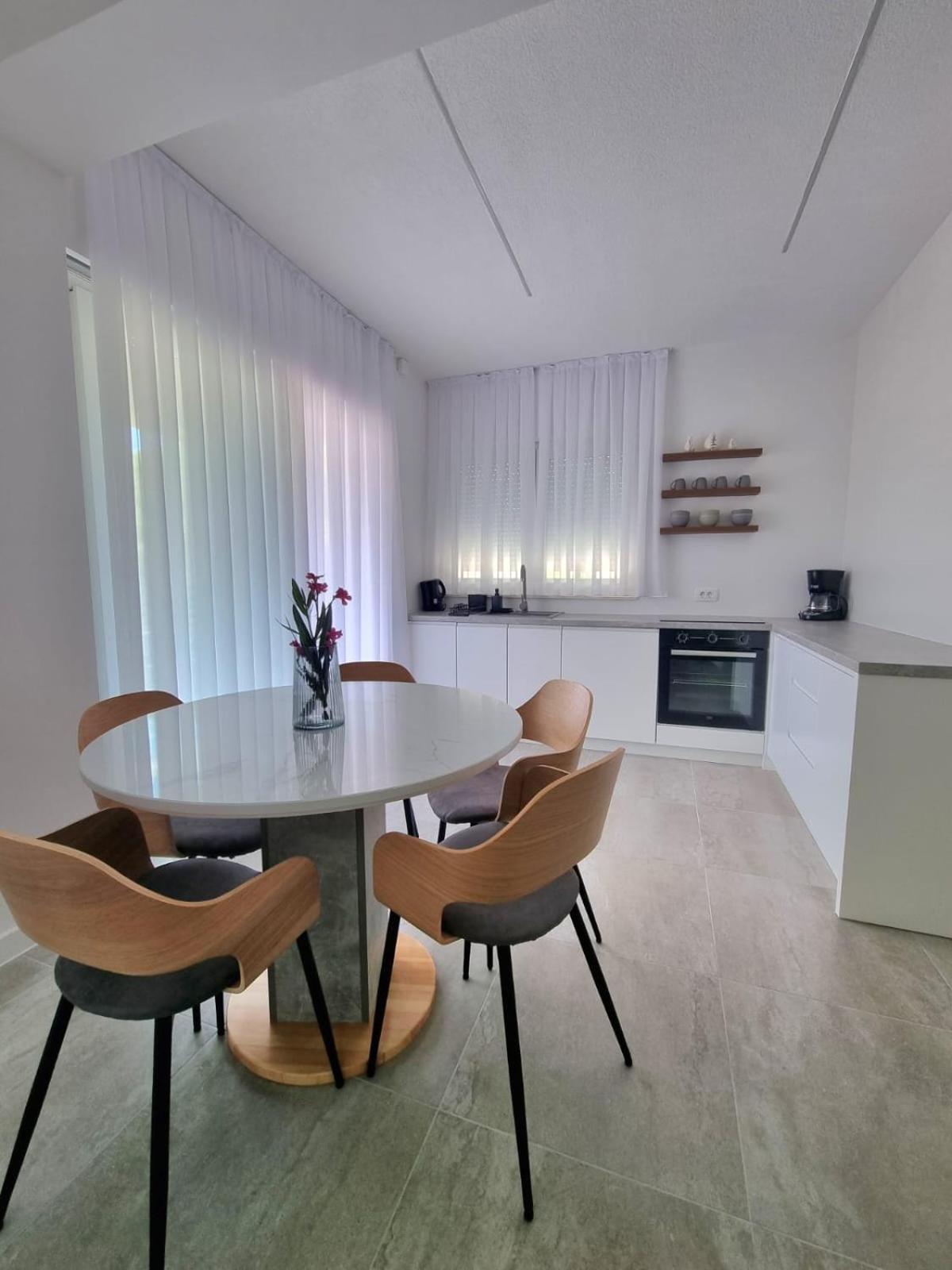 Adria Mare Apartment Crikvenica Exterior photo